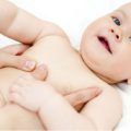 la importancia de dar masajes a los bebes